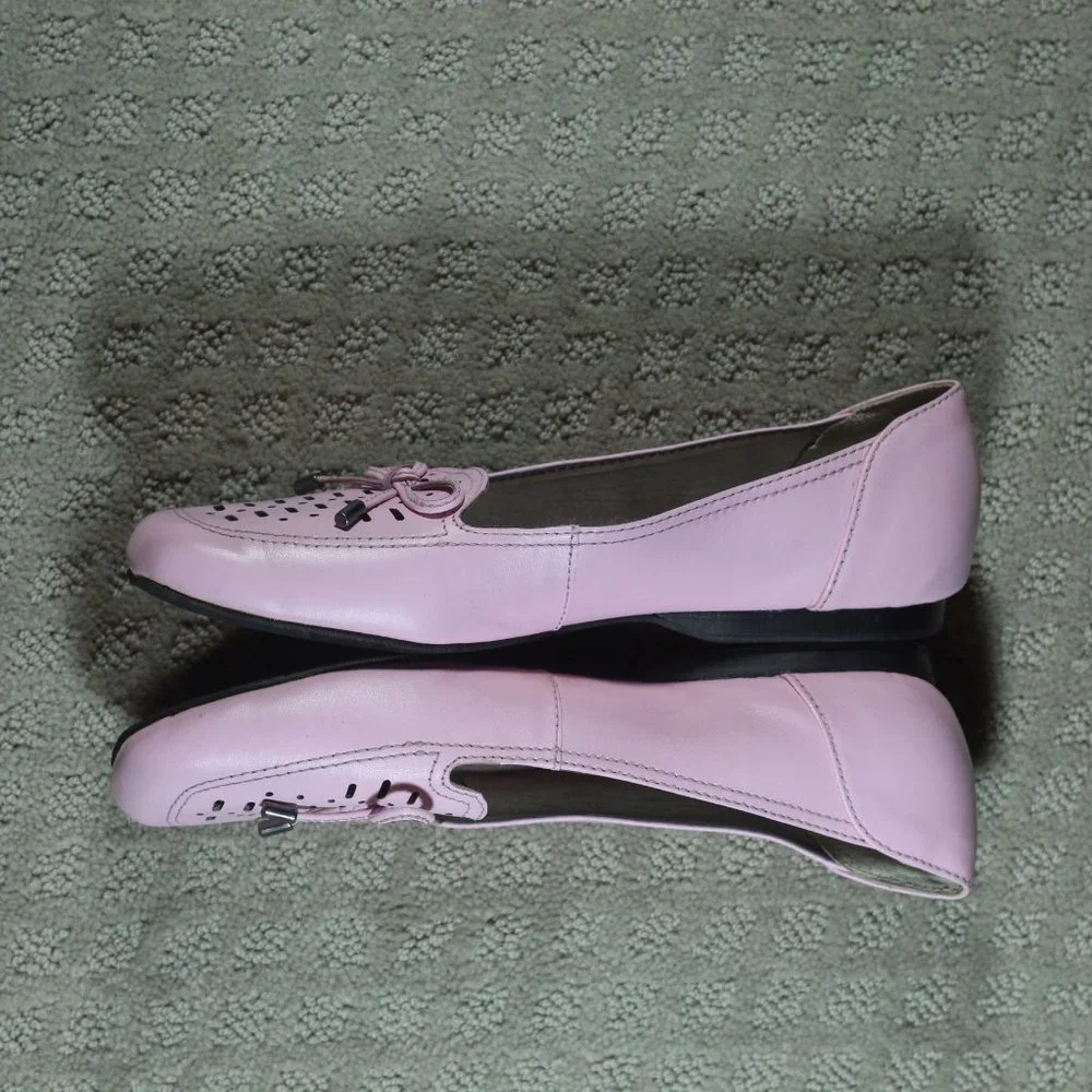 Array Size 8 Pink Square Toe Flats